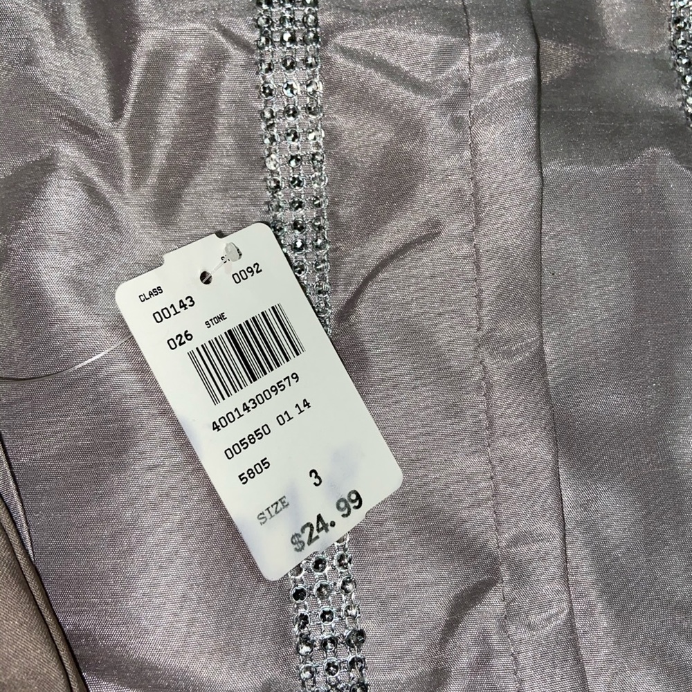 Shorts 🩳 - Picture 2 of 3